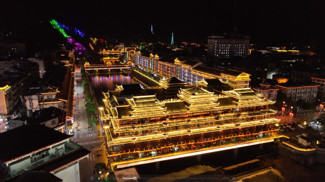 长征老马灯的微光，变成侗乡夜夜灯火