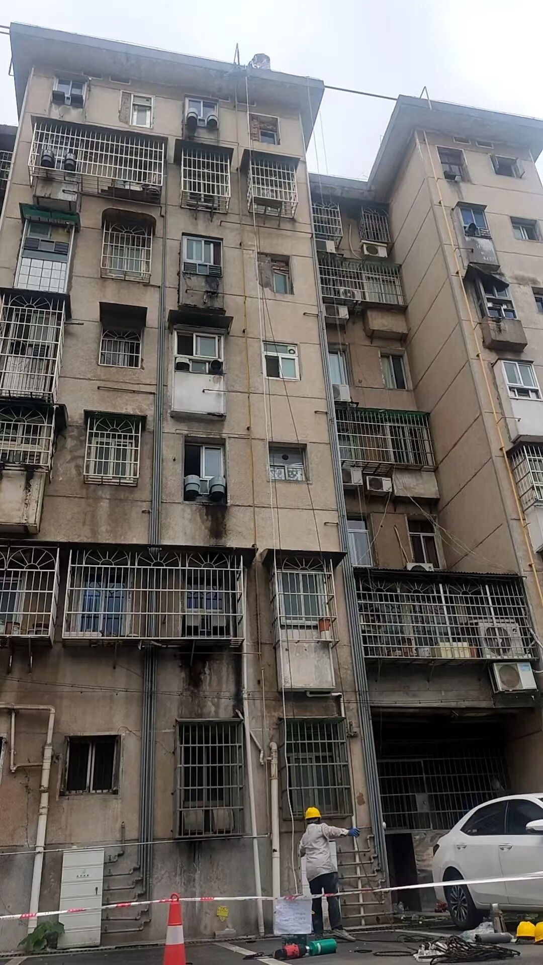 无物业、无业主群……雨花这个老楼如何7天完成改造？