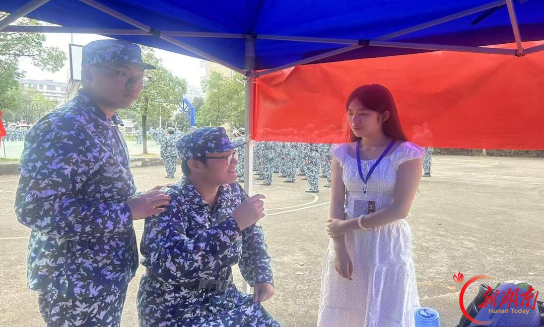 青春正步走丨遮阳护暖，伴训同行