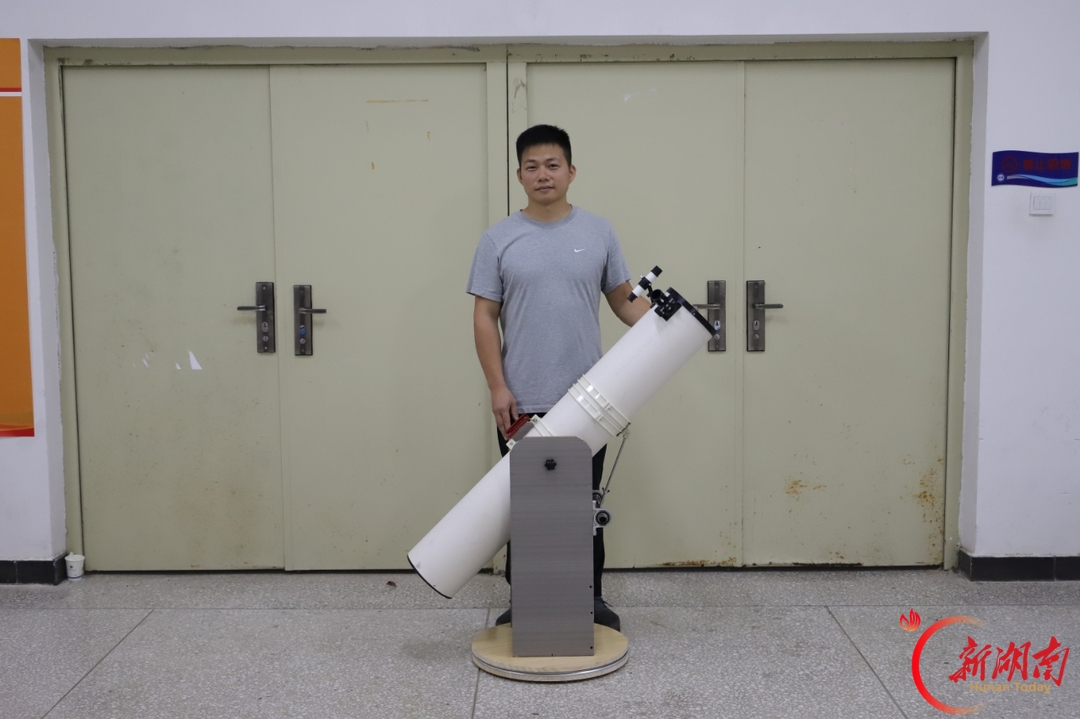 湖南爱“玩”的地理老师,用一根水管为学生打开宇宙窗口