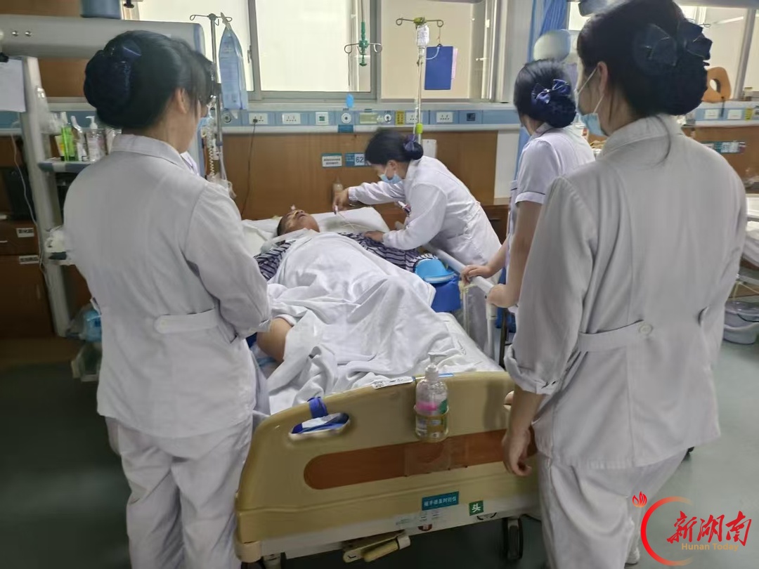 把亏欠留给自己,将温热递给他人——神经外科护理团队的一夜与四季
