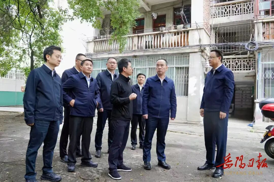 唐浩然前往岳阳楼区调研经济运行、城市更新等工作