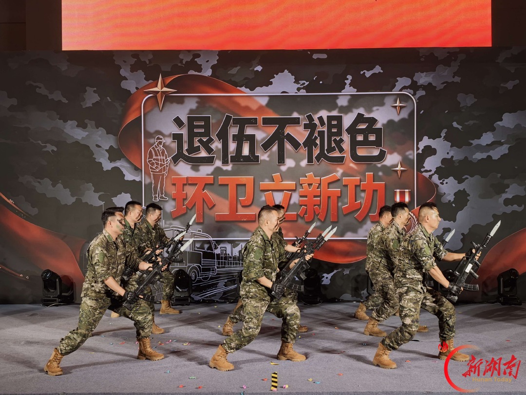 开福区致敬环卫工人:街巷守微光 匠心润北城
