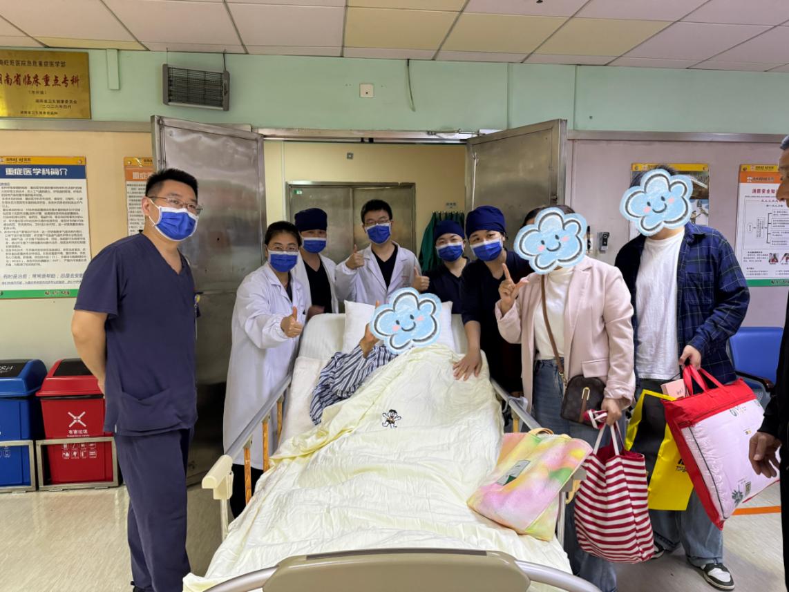 早高峰街头生死竞速,一场跨越院内外的“生命接力”!