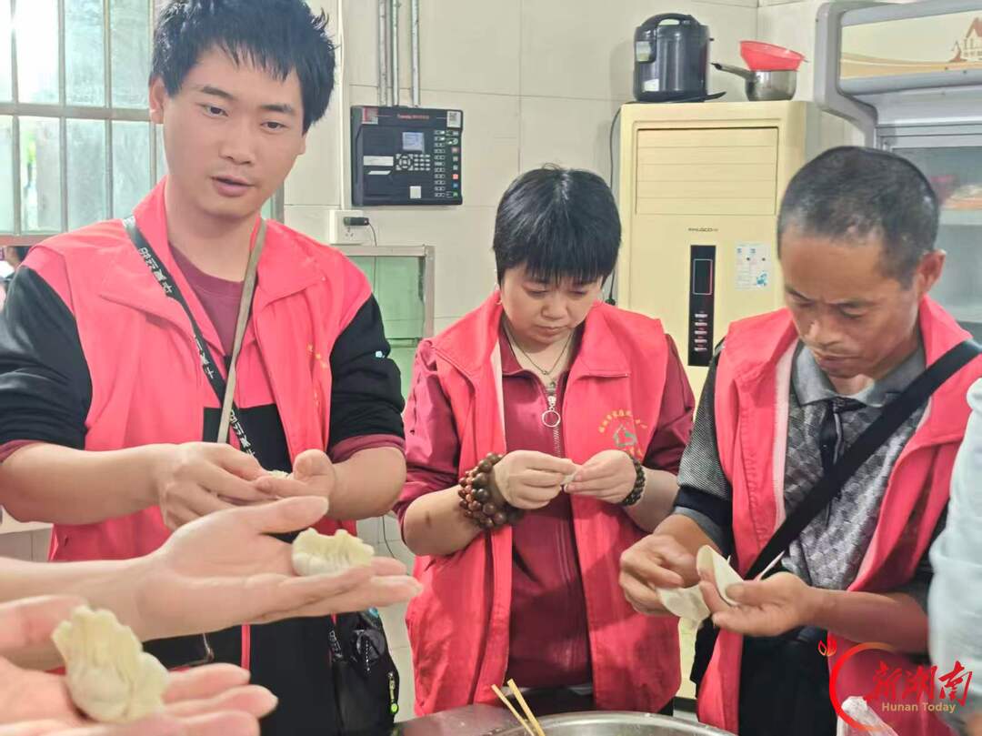 情暖重阳扶残助老 温情相伴同行——临湘市残联开展“五个一”文化助残活动