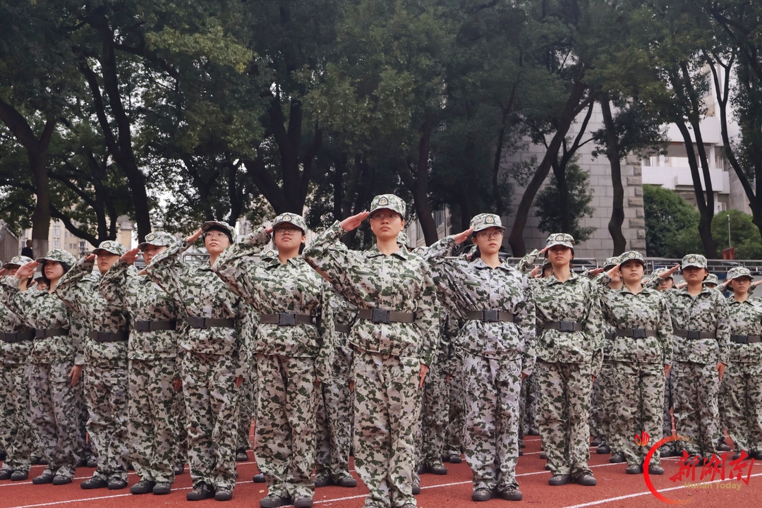 青春正步走|迷彩踏热土,步履启新程