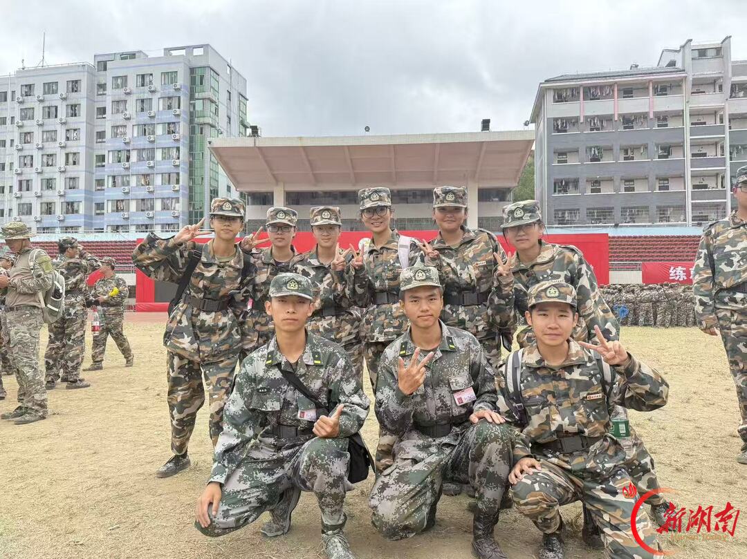 青春正步走丨迷彩淬青春，捕俘砺锋芒