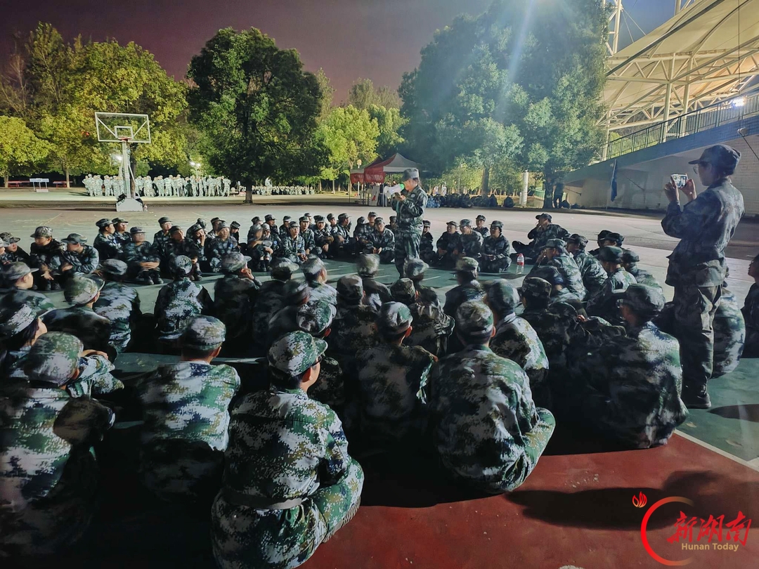 青春正步走|从队列到场边:一场薪火相传的青春守望