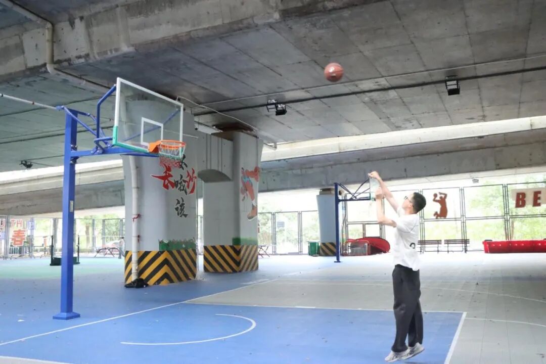 健身更方便！湘江新区边角地“长”出热门运动场
