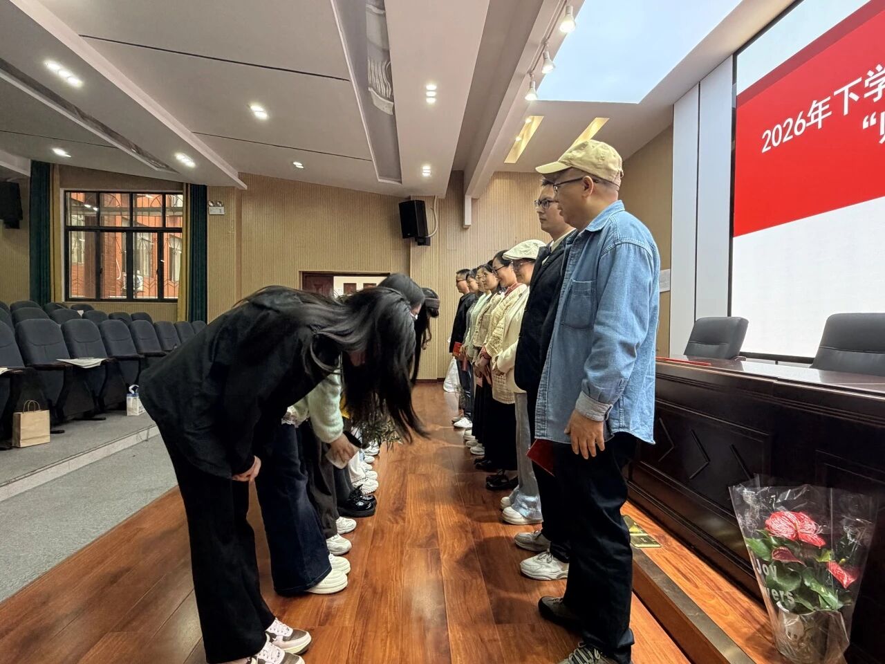 邵阳市第二中学与邵阳市第七中学举行师徒结对仪式