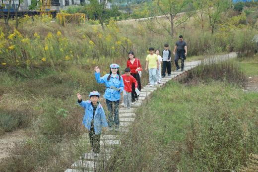 一堂特殊的红色实践课——株洲市二中枫溪学校举办2026年“健体润心·长征童行”体育节