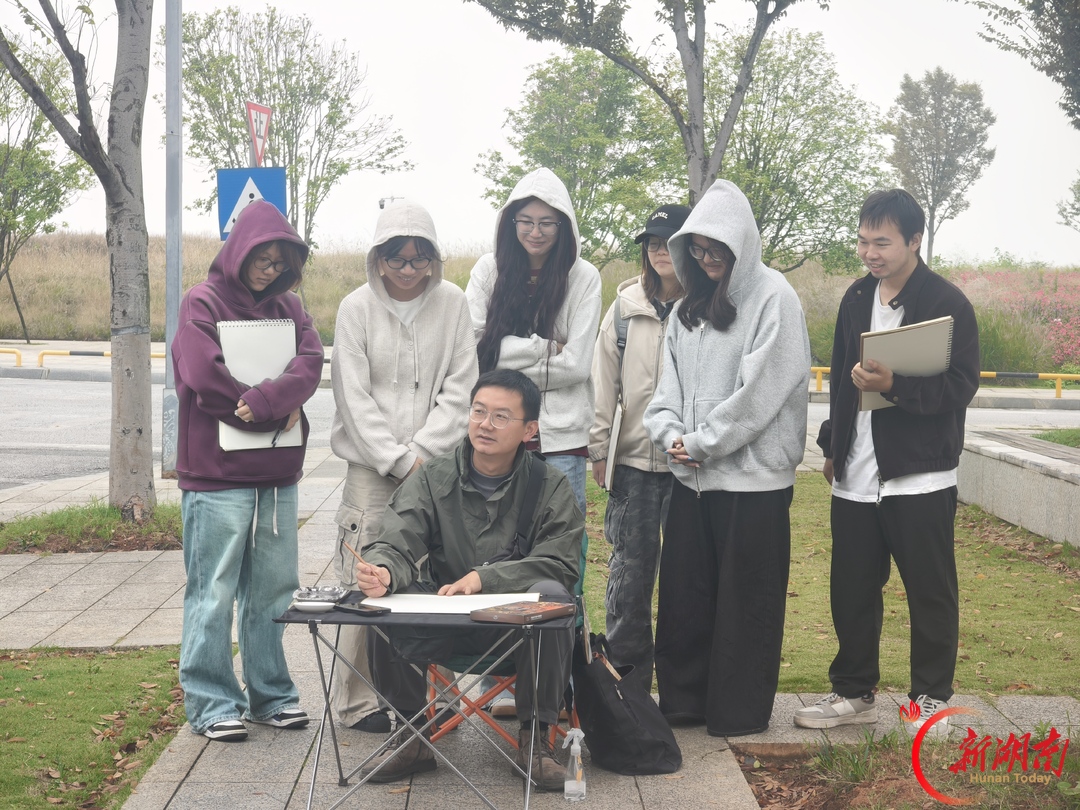 画家组团画岳阳,老城烟火有了艺术打开方式