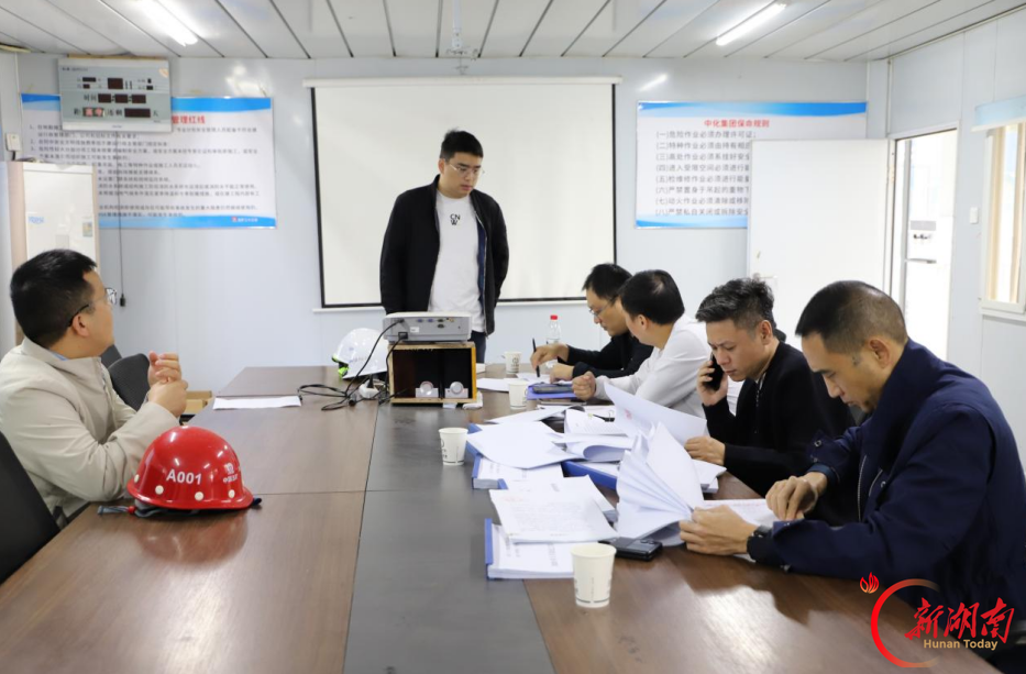 岳阳楼区：送法进工地  护薪在一线