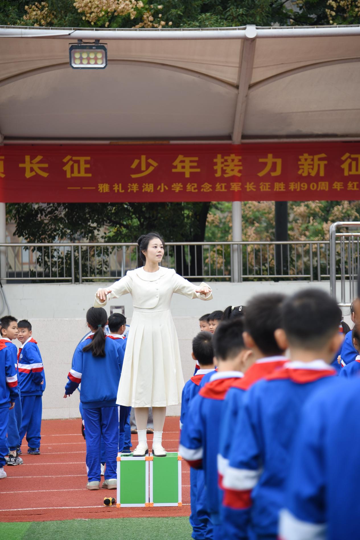 革命歌曲颂长征 少年接力新征程——岳麓区雅礼洋湖小学开展纪念红军长征胜利90周年革命歌曲传唱活动