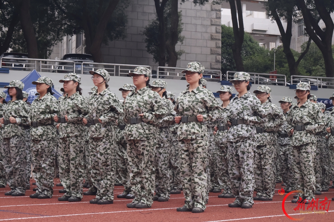 青春正步走|迷彩踏热土,步履启新程