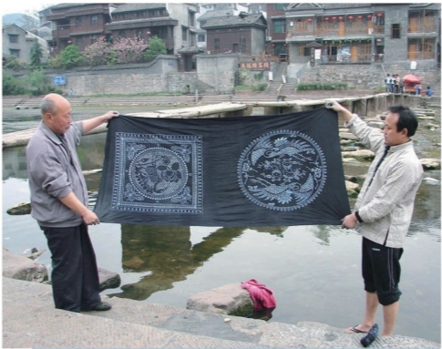 神秘湘西·非遗密码之传统技艺③丨蓝印花布印染技艺