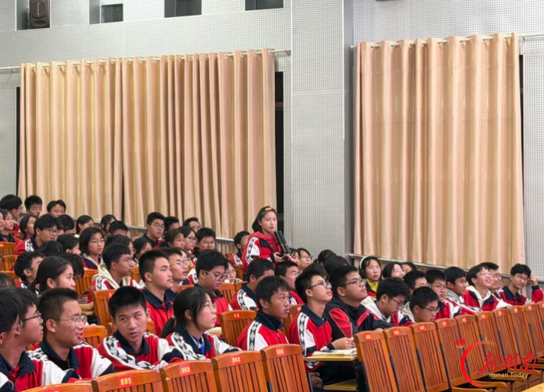 会靖选调生进校园 护航学子逐梦路