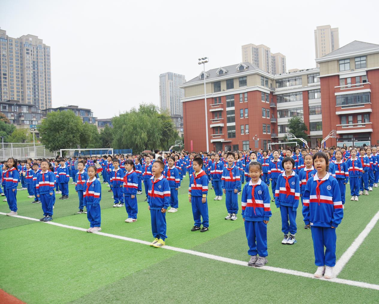 革命歌曲颂长征 少年接力新征程——岳麓区雅礼洋湖小学开展纪念红军长征胜利90周年革命歌曲传唱活动