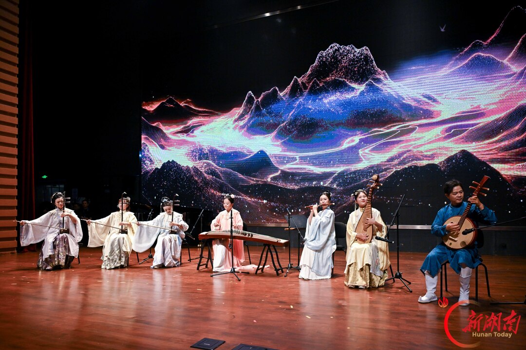  弦悦・风华！二胡专场音乐会奏响星城国乐之声