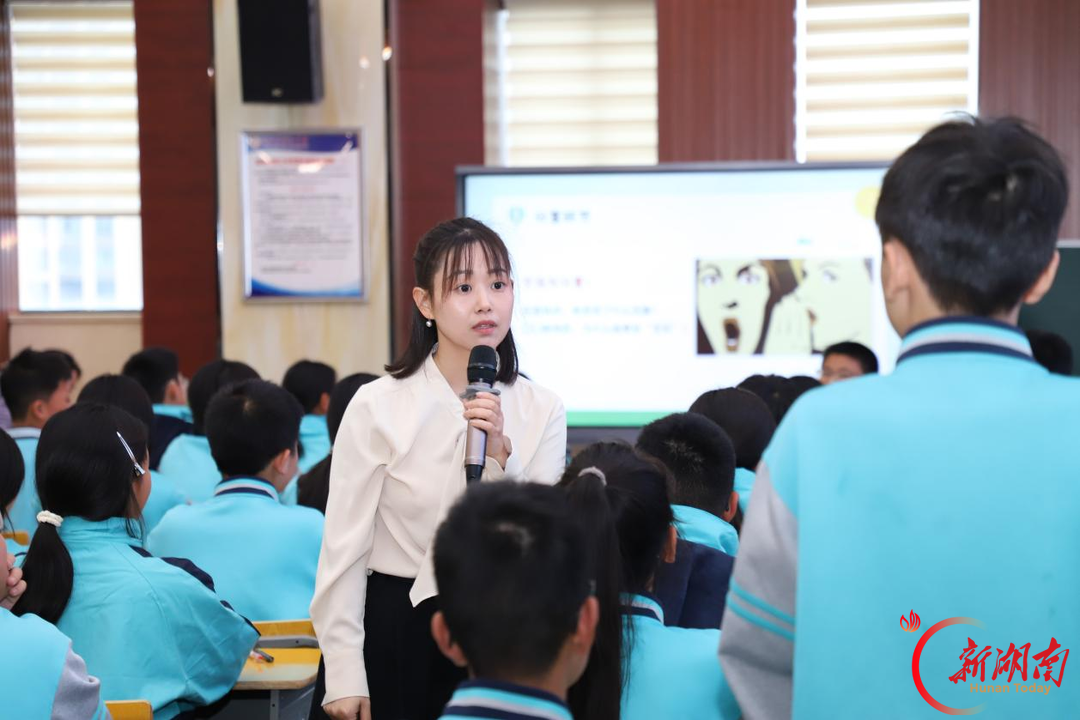 长郡梅溪湖中学“智慧课堂”走进湘西州溶江中学