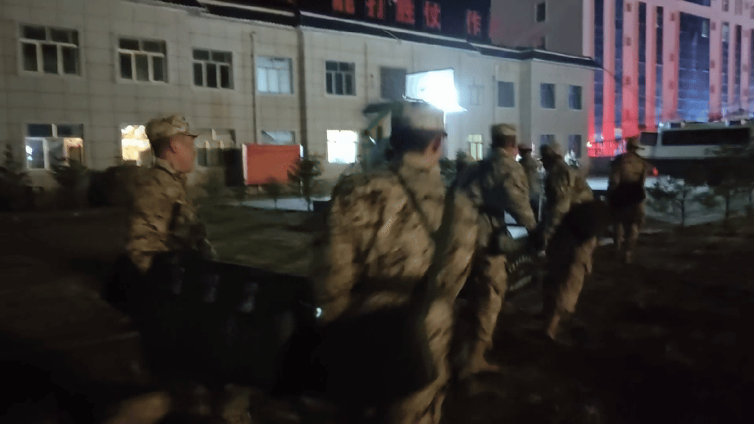 西藏巴青发生7.0级地震 多方救援力量连夜驰援