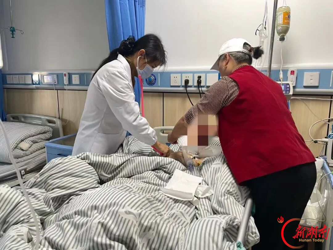 跨越千里传医道 杏林微光暖龙山