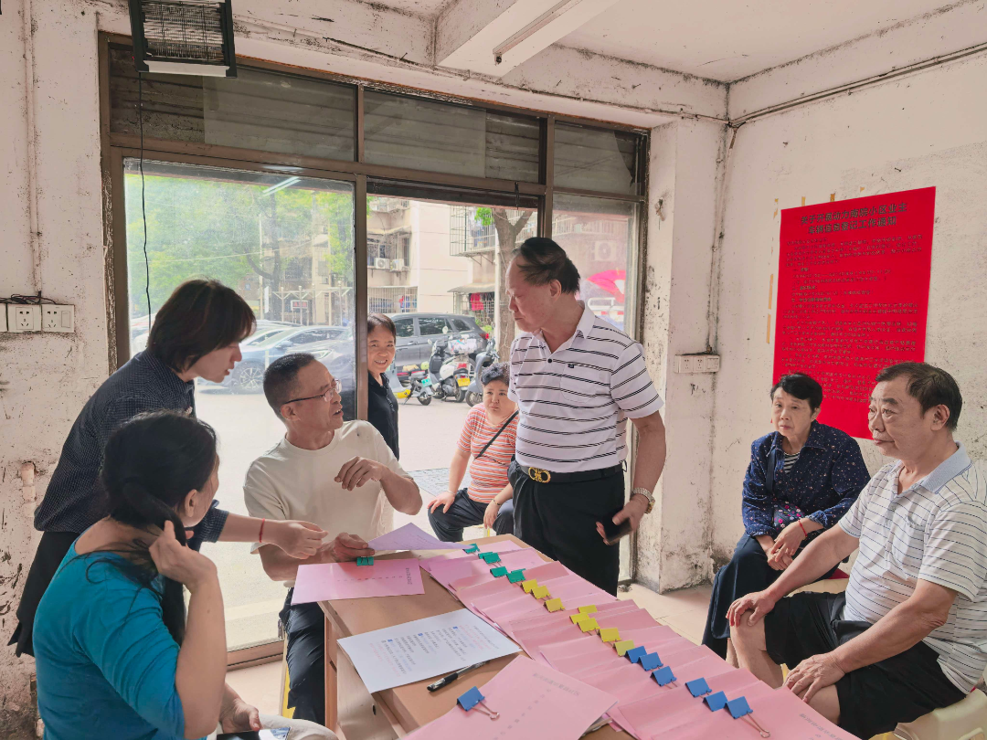 华夏路社区党委:党建引领“网格+” 唱响“一老一小”幸福和弦