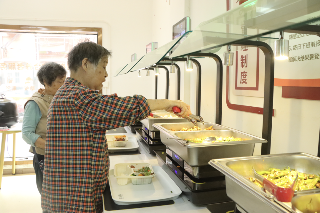 织密公共服务网 新区民生实事交出暖心答卷