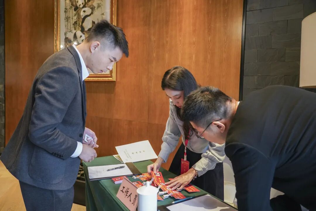 聚焦发展大计与民生热点，政协委员报到