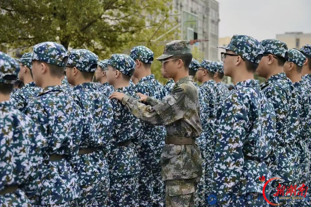 青春正步走|严慈相济育新兵 迷彩逐光向前行