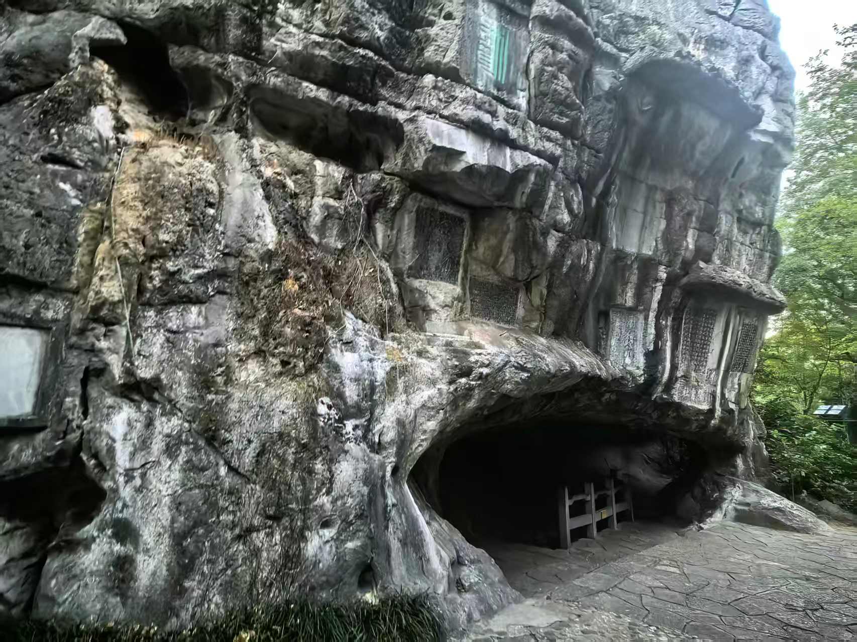 霜降王城，峰登独秀