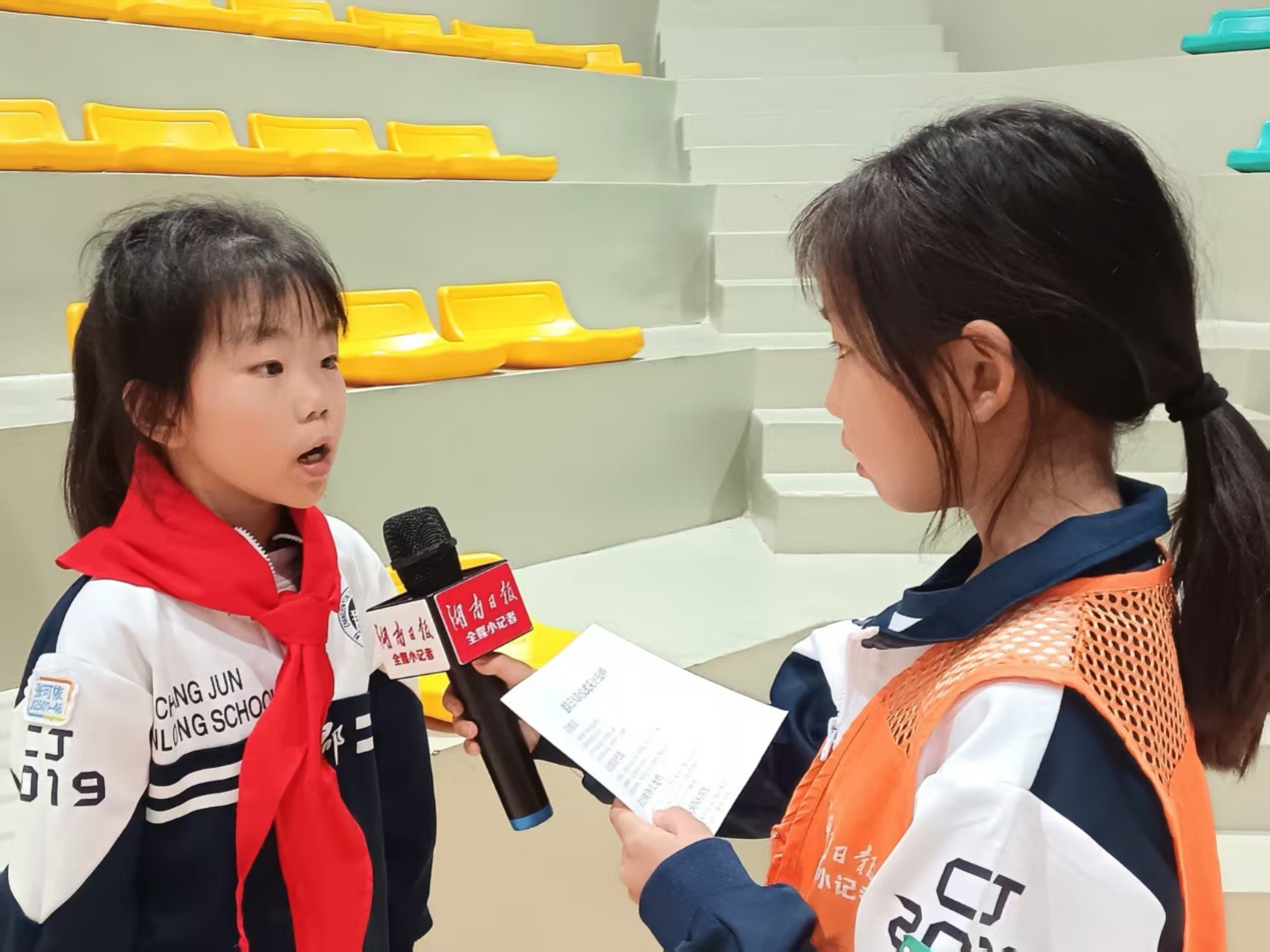 小记者在现场|队旗引领长征路，红领巾系少年心——长郡云龙实验学校举行建队日入队仪式