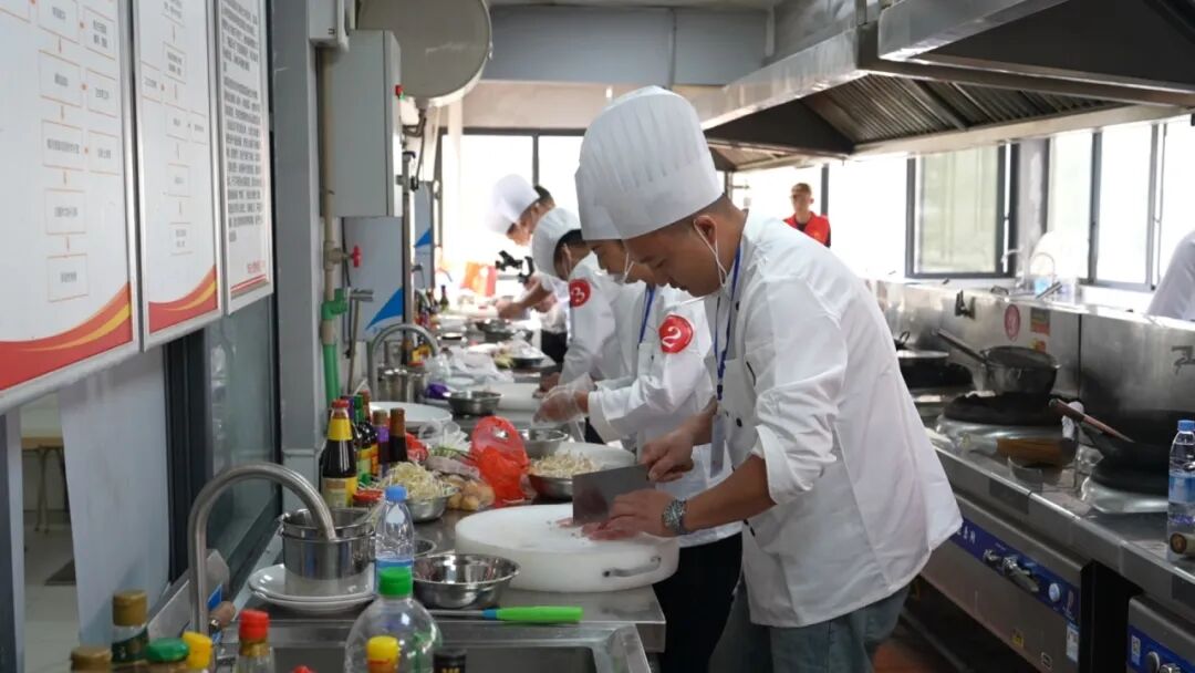 2026年邵阳市职工职业技能大赛湘菜烹饪竞赛举行