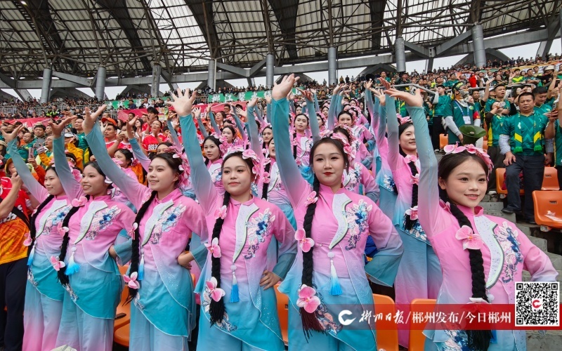 组图丨“采茶小花”跨省应援湘超：“郴州，所向披靡！”