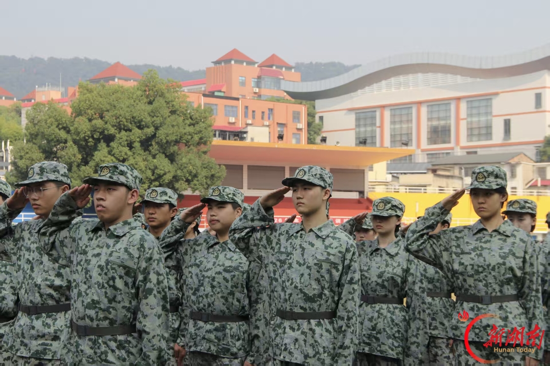 青春正步走丨生命成长如种子破土