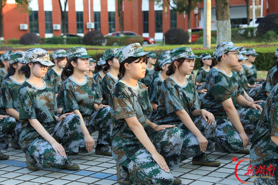青春正步走丨队列前方，教官的口令是最好的节拍