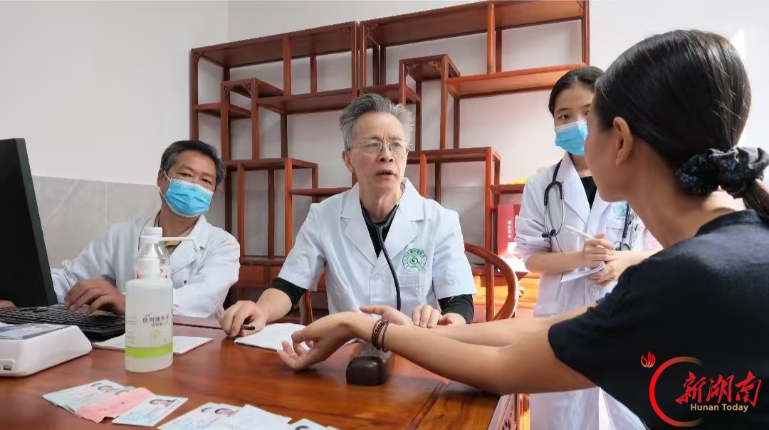 瑶乡群众不再“向外求医”：江永专家驻点帮扶推动“大病不出县”落地见效