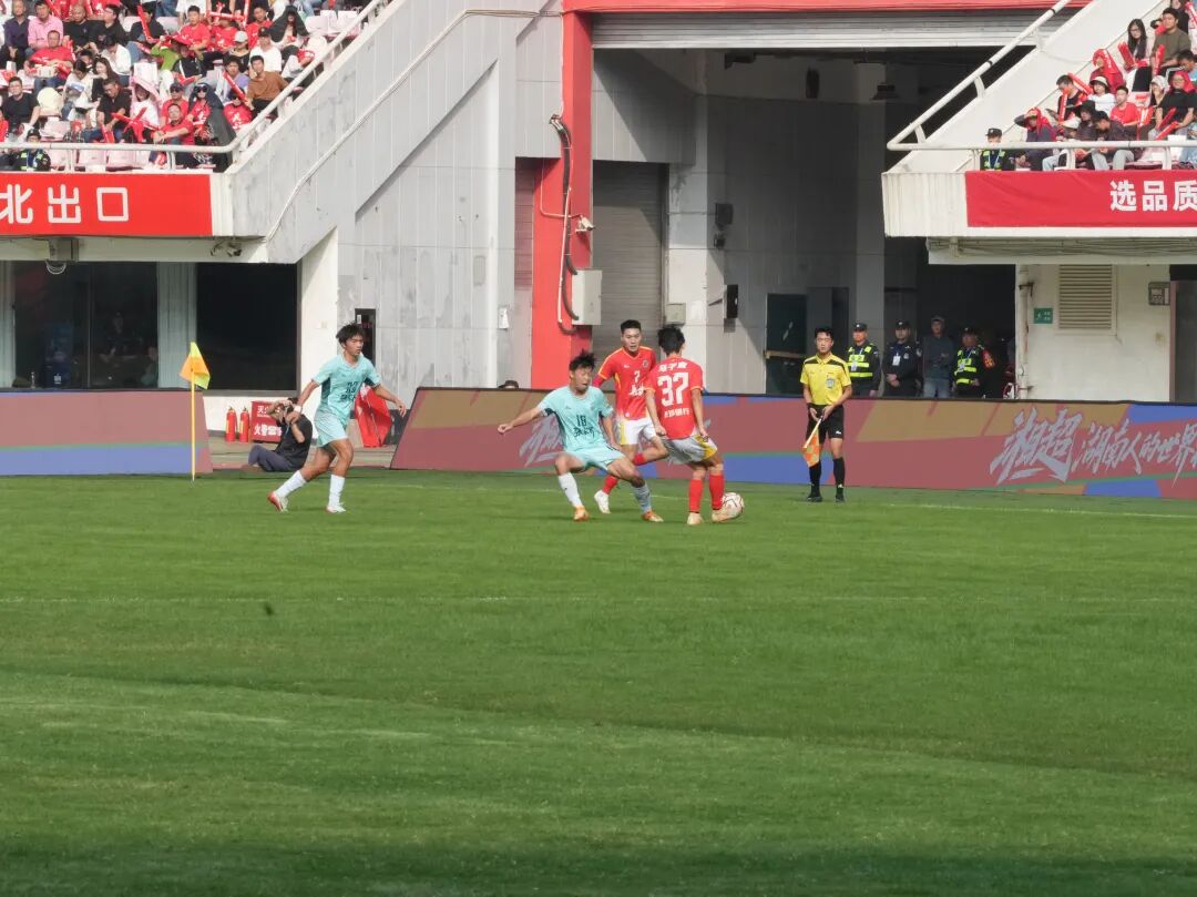 张家界队0:2不敌长沙队