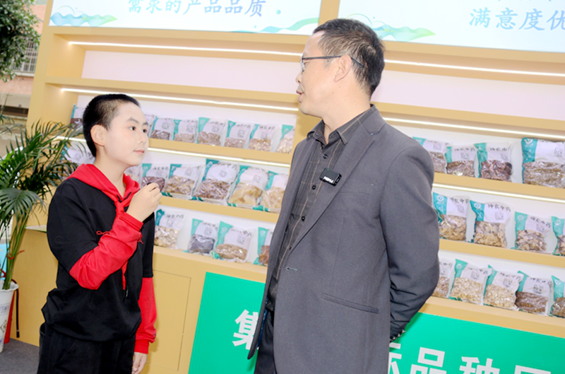 药香润童心 研学识国粹 邵东小通讯员探秘廉桥药博会