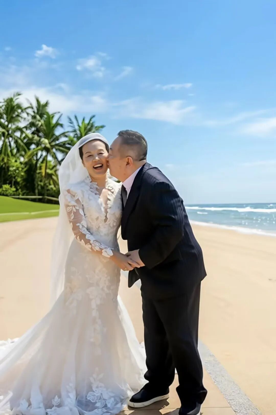 70岁董浩叔叔晒婚纱照:欢迎参加我的婚礼,沾沾喜气吧