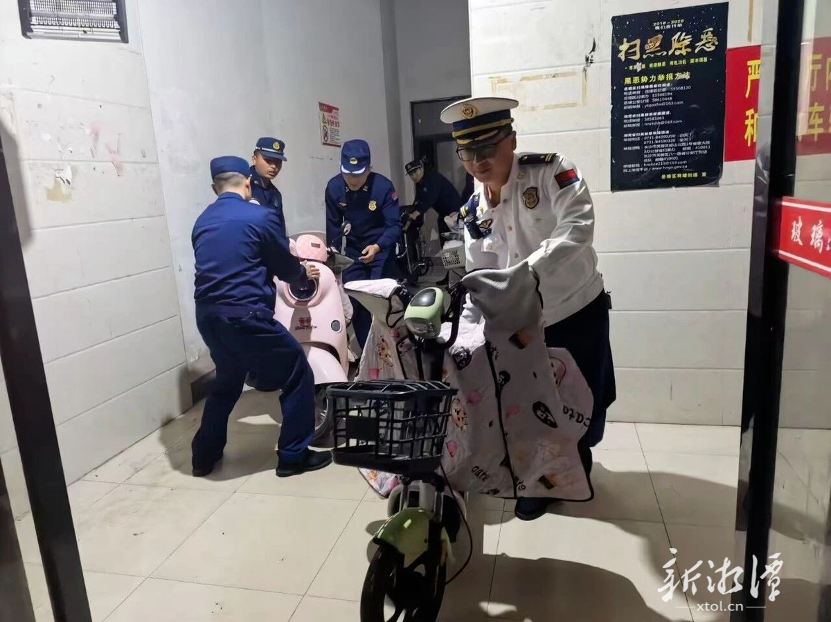 湘潭消防开展集中夜查行动
