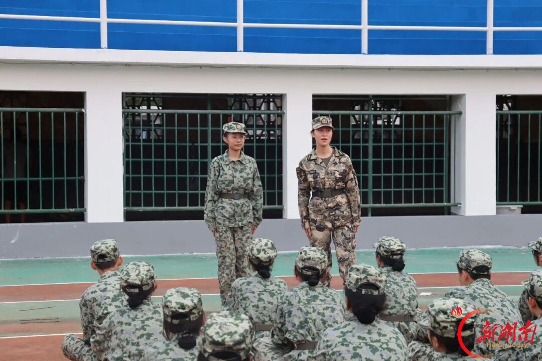 青春正步走丨练场有风，青春自成长