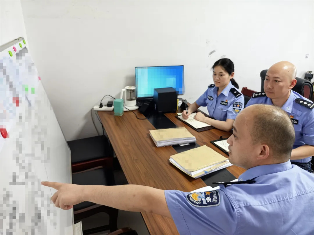 无业人员摇身变成身家千万的企业家？银行“内鬼”是关键！