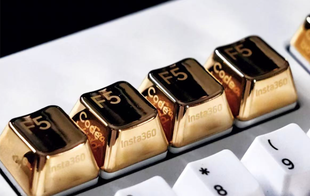一公司奖励优秀员工黄金键帽，有员工获赠35克黄金空格键，价值超4万元，公司创始人：有人提议应该发给AI，我不同意