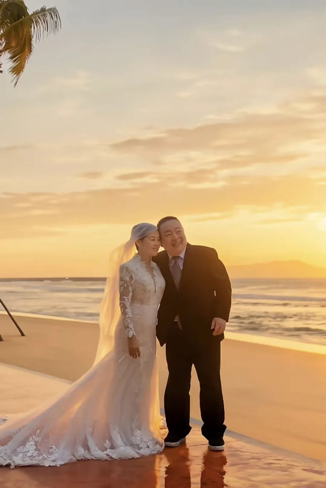 70岁董浩叔叔晒婚纱照:欢迎参加我的婚礼,沾沾喜气吧