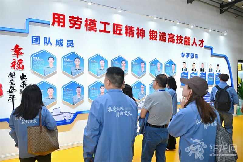成本从2500万降至750万！记者团探秘重庆单轨国产化背后工匠力量
