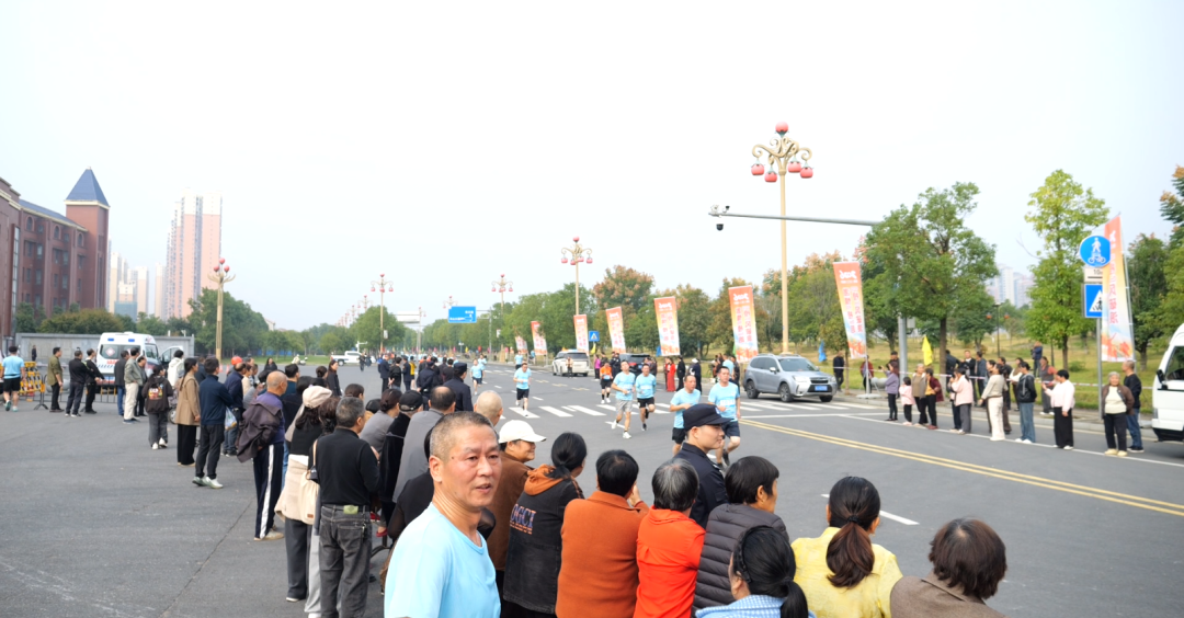 “橙”风破浪庆丰收!石门柑橘节千人激情“橙”跑鸣枪开跑