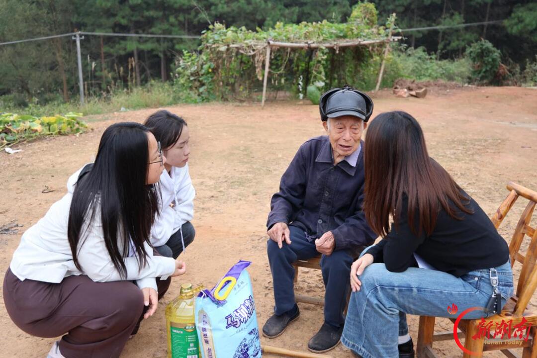 以青春赴白首,以镜头存峥嵘 衡东县选调生走访慰问抗美援朝老战士