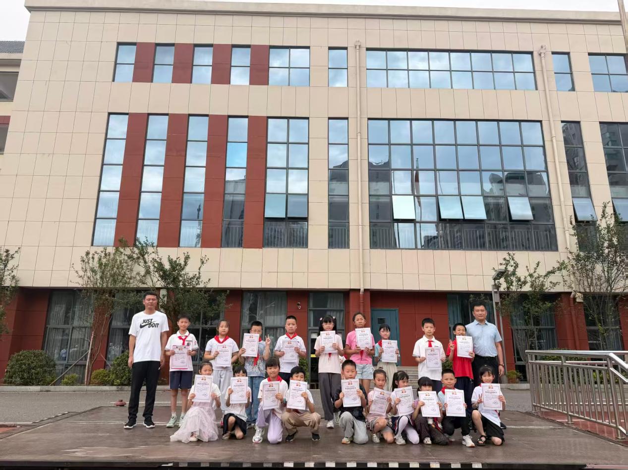 叩问求真知，笔墨写芳华——株洲市天元区凿石小学湖南日报全媒小记者年度总结
