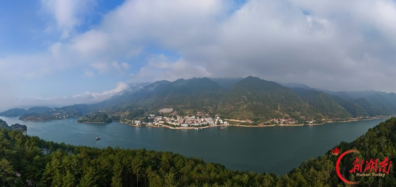东江湖畔绘新景